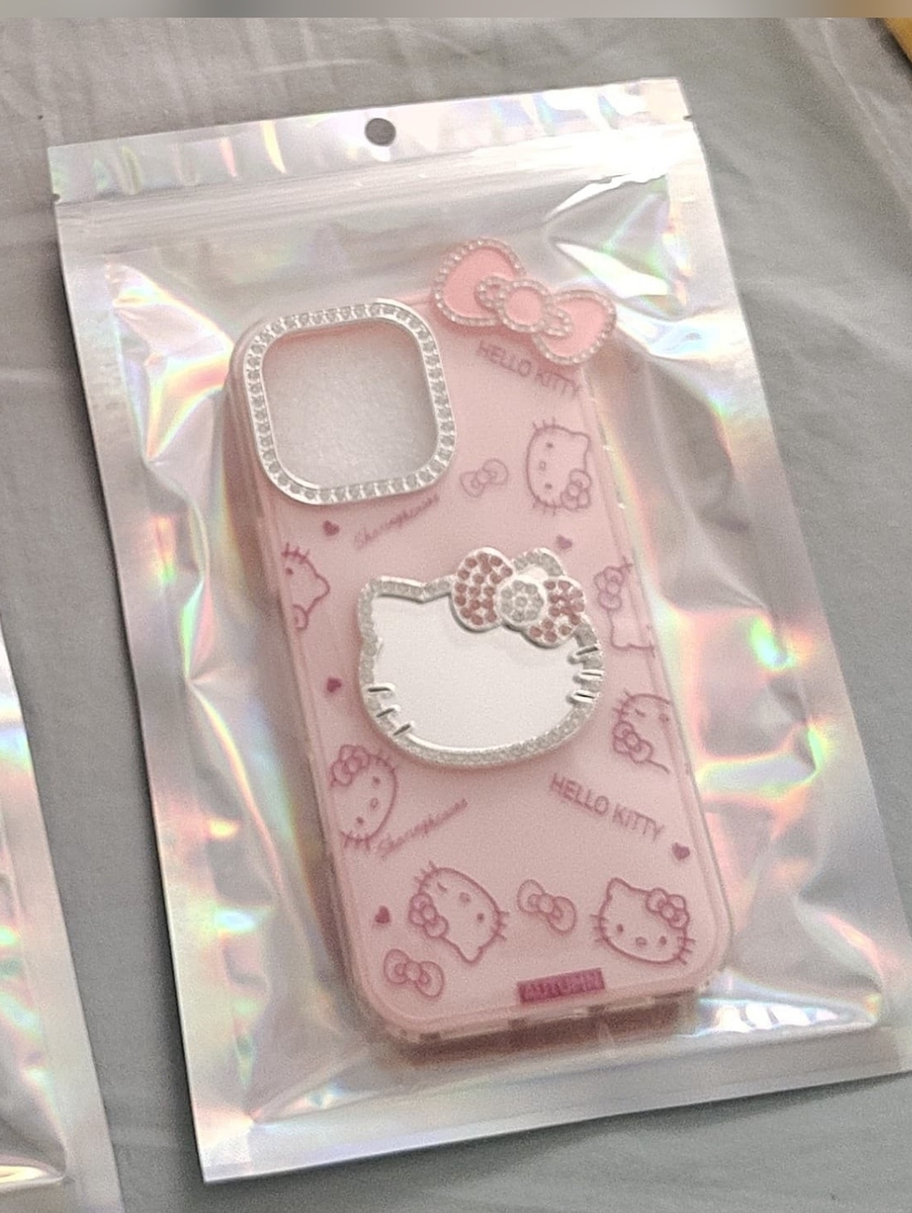 Hello Kitty Case for iPhone 16 Pro Max with Mirror and Rhinestones — Sanrio-Styl
